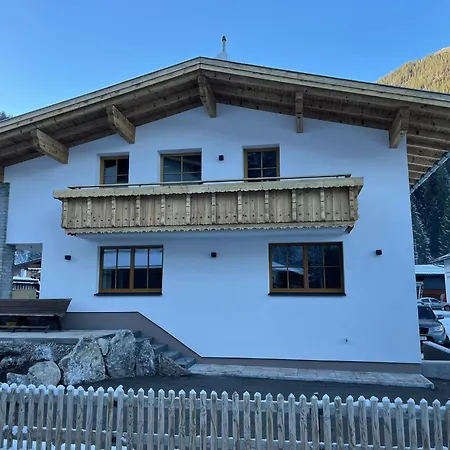 Chalet Buck *